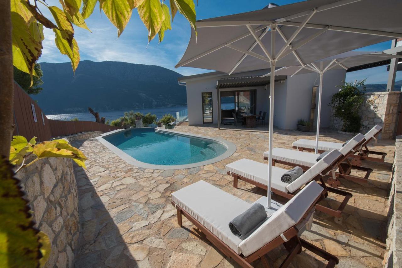 Mr Grey Luxury Villa Spartokhórion エクステリア 写真