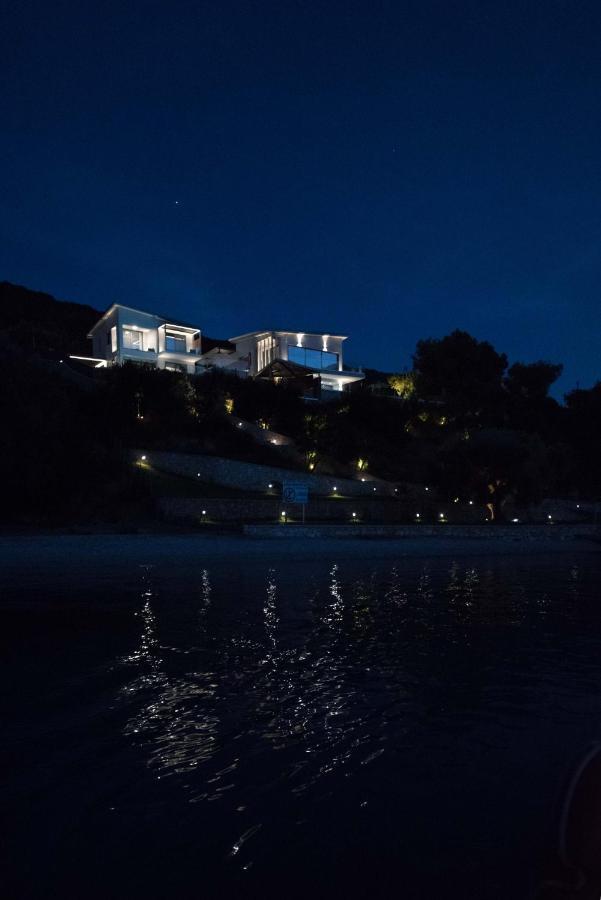 Mr Grey Luxury Villa Spartokhórion エクステリア 写真