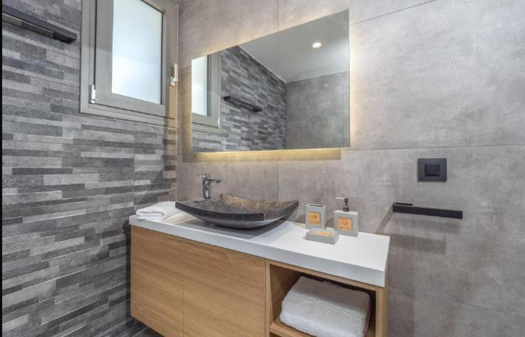 Mr Grey Luxury Villa Spartokhórion エクステリア 写真