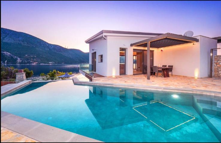 Mr Grey Luxury Villa Spartokhórion エクステリア 写真