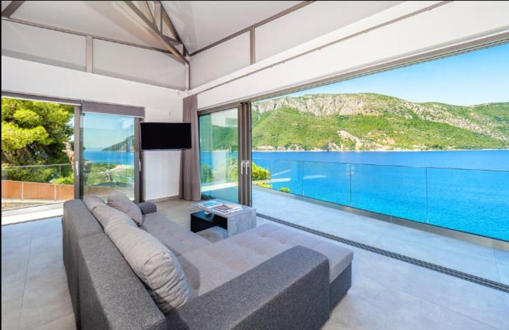 Mr Grey Luxury Villa Spartokhórion エクステリア 写真